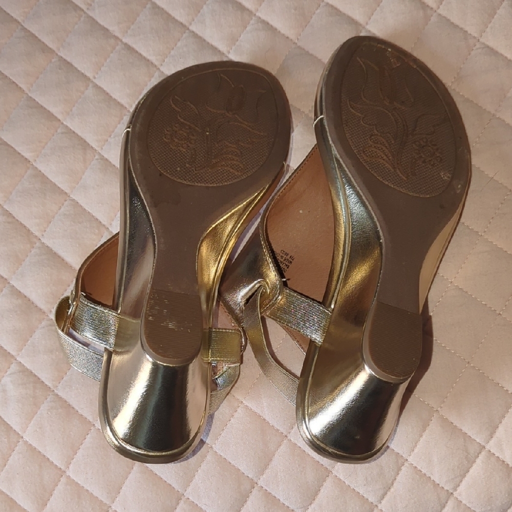 White Mountain Metallic Gold Wedge Sandals - Picture 4 of 6